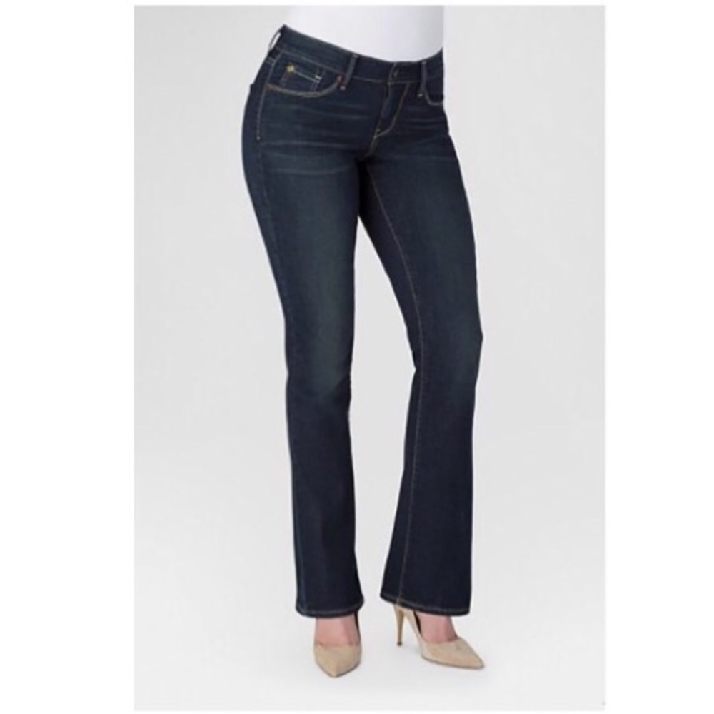 ✨SALE✨ Levi Bold Curve Classic Bootcut